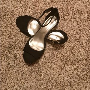 Black/Gold Chunky Heels